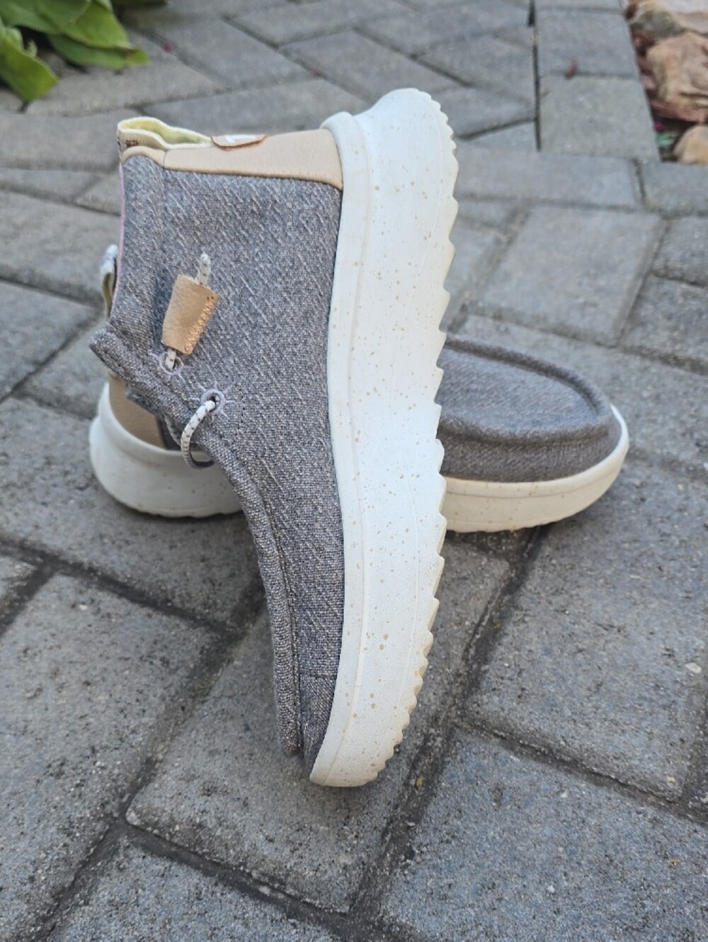 Womens Size 7 Platform Hey Dude Casual Gray High-Top Shoes with Pink Lining - Picture 3 of 6